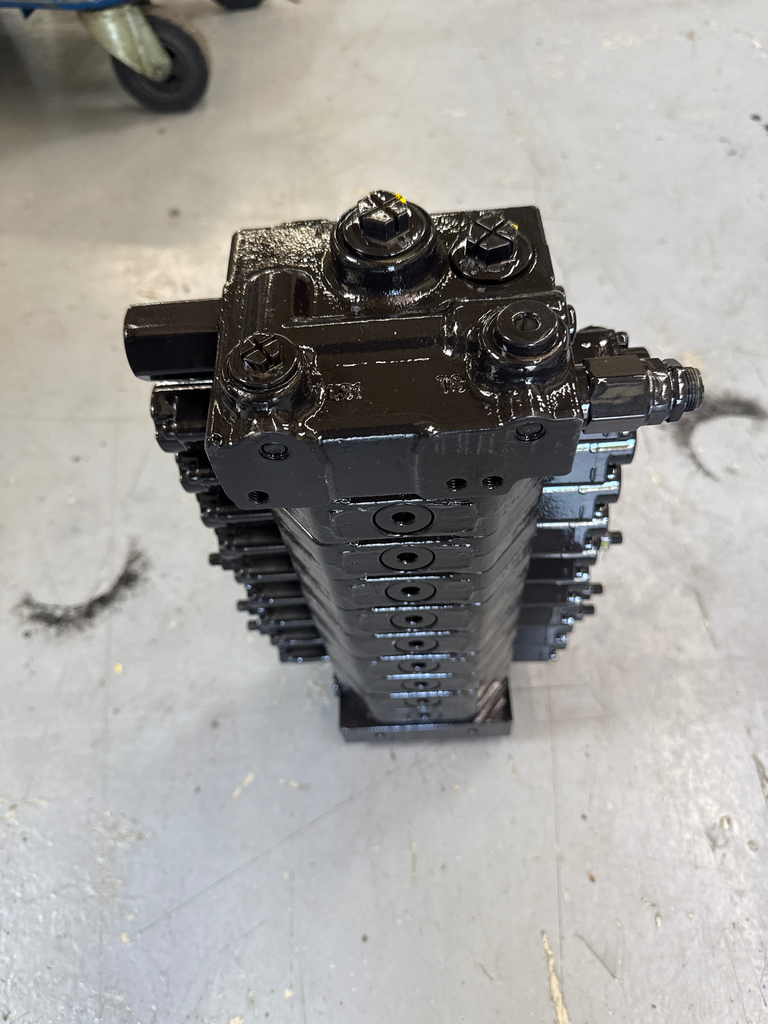 Control valve / hydraulic control valve