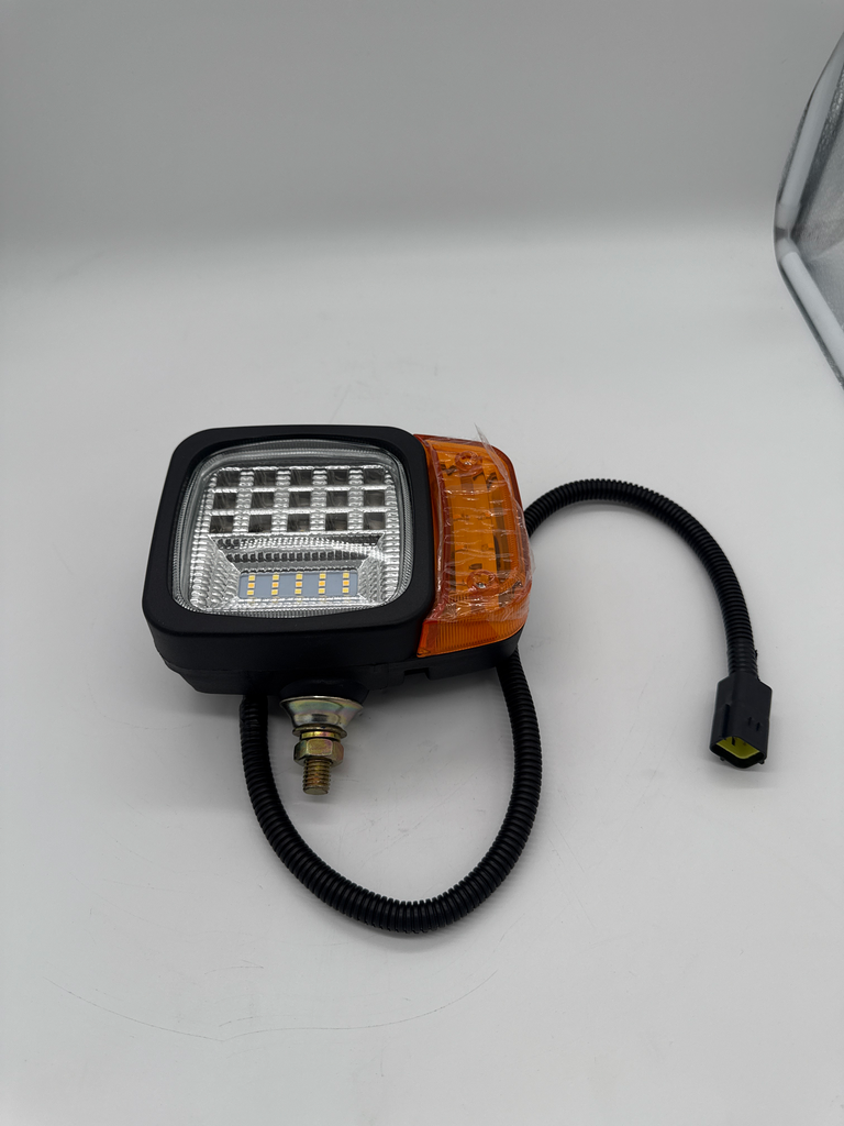 [LP0106040081] Faro delantero derecho / faro derecho